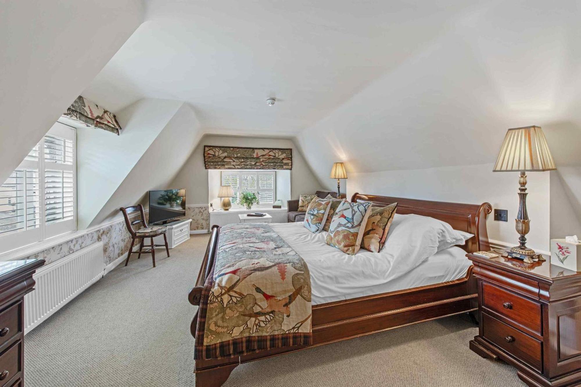 The Crown Inn Peterborough Room photo